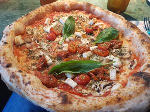 Pizza "Pertuti" at Grosso Napoletano - Europa in Madrid