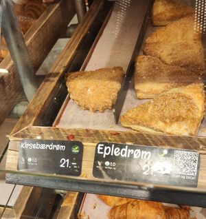 Vegan options at Backstube Tromsoe in Tromsoe