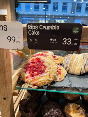 Fruit crumble at Backstube Tromsoe in Tromsoe