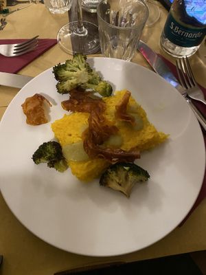 Riso al salto chips di patata dolce e broccoli   at La Società dei Carbonari in Turin