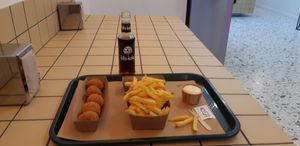 Bitterballen, Fries and schroom croquets at Tastebuds in Antwerpen
