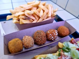 5 different balls at Tastebuds in Antwerpen