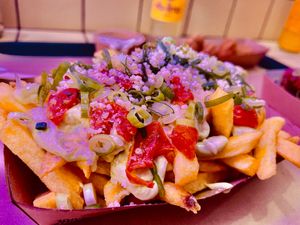 Loaded Fries Basil at Tastebuds in Antwerpen