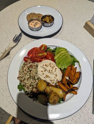 Ensalada tini (espero venir con focaccia, no me gustan las crackers) at Casa Nueza in Buenos Aires