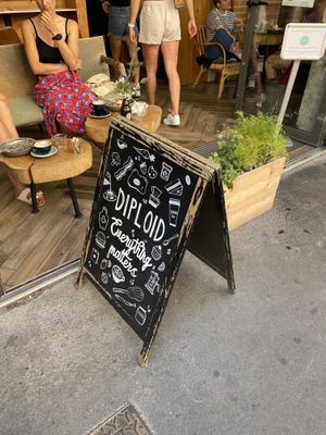 le lieu  at Diploid in Lyon