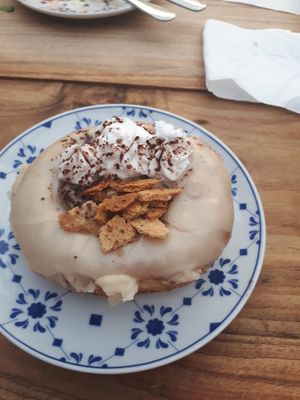 Banoffee donut 😋 very banana-y filling at Scoop 'n Dough in Cascais