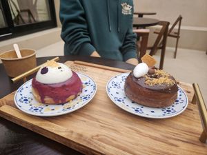 Chocolate tart and blueberry pannacotta donuts at Scoop 'n Dough in Cascais