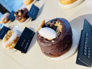   at Scoop 'n Dough in Cascais