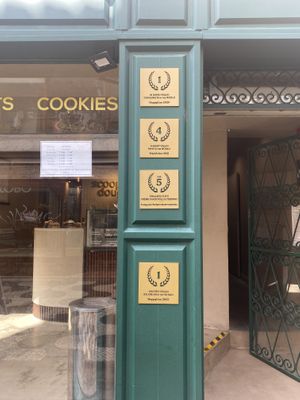 That’s what got my attention..  at Scoop 'n Dough in Cascais