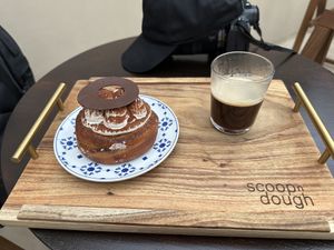 Tiramisu doghnut 🤤.  at Scoop 'n Dough in Cascais