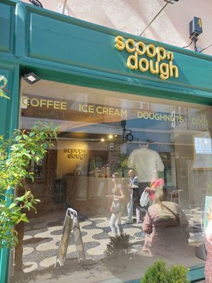  at Scoop 'n Dough in Cascais