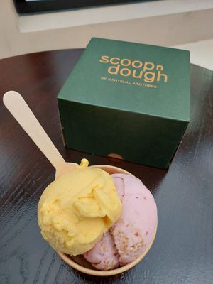  at Scoop 'n Dough in Cascais