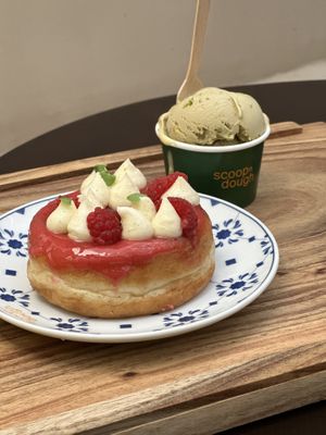   at Scoop 'n Dough in Cascais