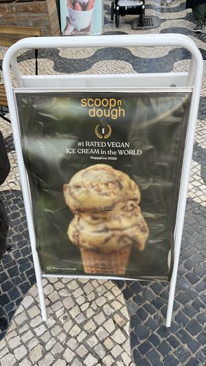   at Scoop 'n Dough in Cascais