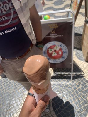   at Scoop 'n Dough in Cascais
