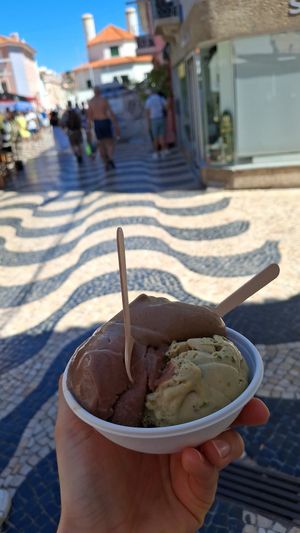 Pistachio, m*lk chocolate and coffee ice cream at Scoop 'n Dough in Cascais