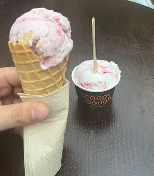   at Scoop 'n Dough in Cascais