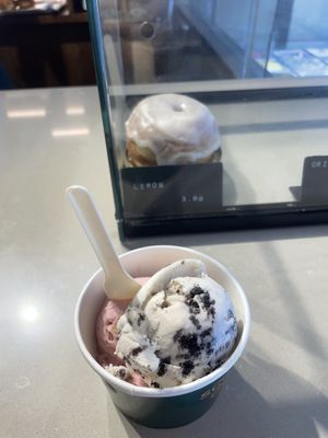   at Scoop 'n Dough in Cascais