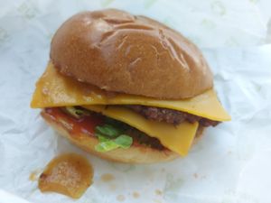 Burger : good but a bit too salty and too much sauce at A Burgers in Villeurbanne