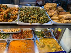 Economic mixed rice dishes at Ju Fu Yuan Vegetarian Delight - Blk 477 Tampines in East Singapore