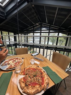 Very delicious! They do not make substitutions, but they do have a vegan pizza that you can add tomatoes, mushrooms, and arugula to  at La Terrazza in Hakone