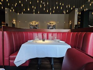 Typical table at Crossroads Kitchen in Calabasas