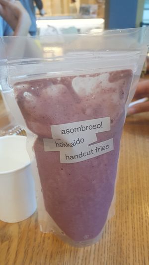 Berry smoothy (To go) at Asombroso - 江別蔦屋書店 in Hokkaido