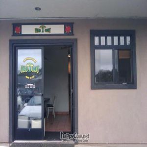 Outside view at Veg Out in Haiku