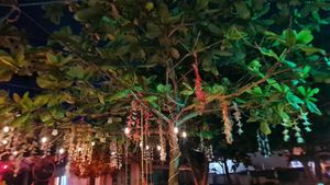 Cute decoration at Villa Potenciana Restaurant in Malapascua Island