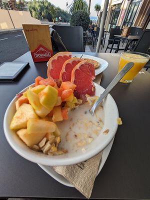 Muesli with fruits and oats milk at Oso Cafe Vgr in La Gomera