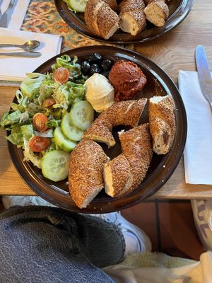 Simit Teller vegan  at DEDE Cafe in Augsburg
