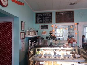 cupcakes at Capital City Bakery in Austin