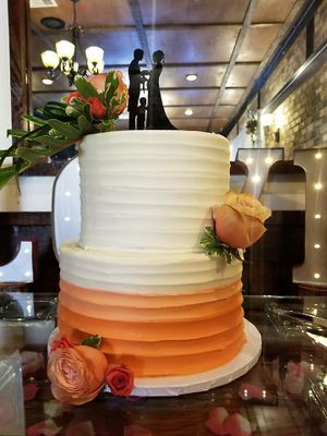 Custom ordered wedding cake at Capital City Bakery in Austin