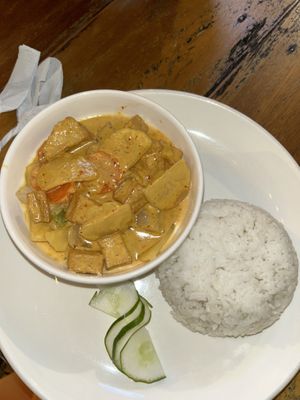 Vegan curry  at Cocorico Hostel in San Vicente Palawan