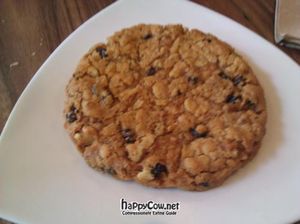 Oatmeal raisin cookie  at Real Food Daily - Pasadena in Pasadena