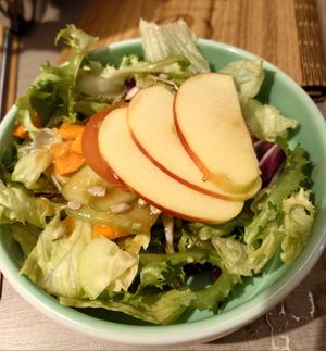 Salat zum Burger  #Veganuary at Katzentempel - Bochum in Bochum