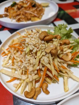 Papaya salad vegan at Bangkok Jam - Great World City in Central Singapore