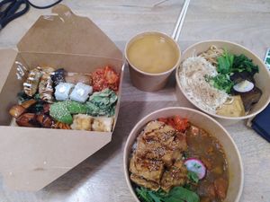 Miso Ramen, Starters and Japanese Curry takeout at Iro Izakaya Vegan in Berlin