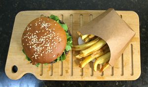  at Gunas Burguer in Sao Paulo