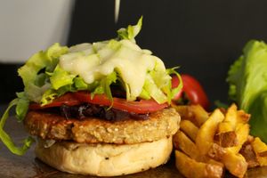 Nosso Sativic recebendo a pasta de de inhame com feno grego. Delicius! at Gunas Burguer in Sao Paulo