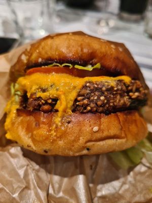  at Gunas Burguer in Sao Paulo