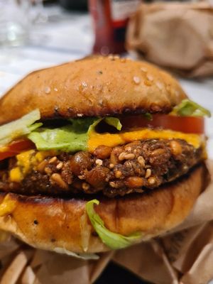  at Gunas Burguer in Sao Paulo