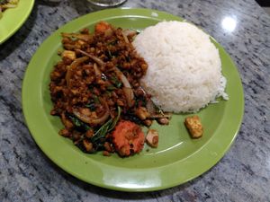Meat with rice at Thai Noodle House in Central Singapore