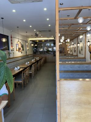 the interior with separated tables available (with „walls“)  at Chay Minh Tâm in Phu Quoc