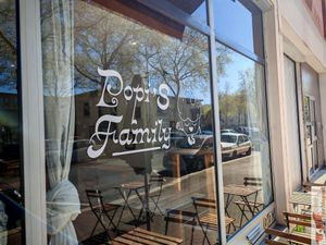 Logo at Popi's Family in Le Havre