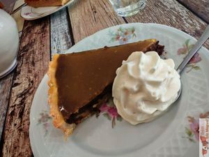 Cake Chocolate, blood orange and nuts at Popi's Family in Le Havre
