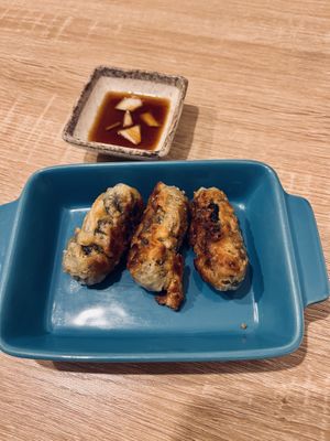 Crispy seaweed rolls  at MukBap in London