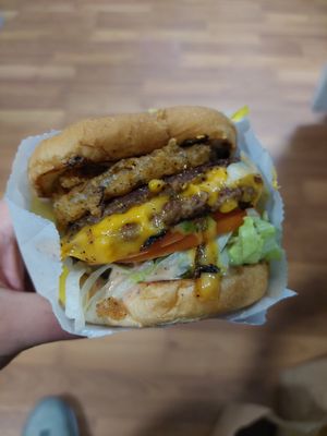 Bbq burger at Lucky Goose  in Albuquerque