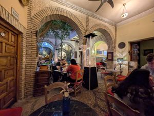 We went tonight for a meal after great reviews here. The interior is gorgeous and  very nice flavourful teas. The staff were ok but seemed very quiet. Food good but rather tasteles at Salon de Te in Cordoba