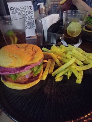 Sanduíche capivara at Aflora Gastrobar in Brasilia